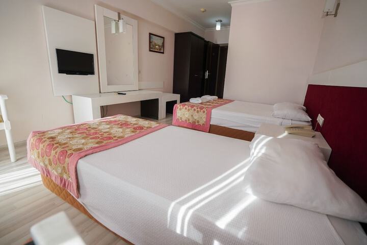 Room 14 of 16