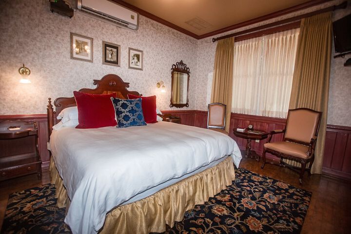 Room 26 of 87