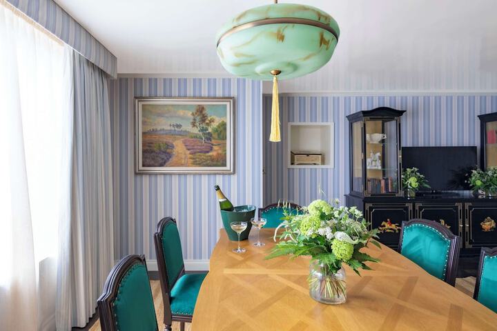 Room 20 of 147