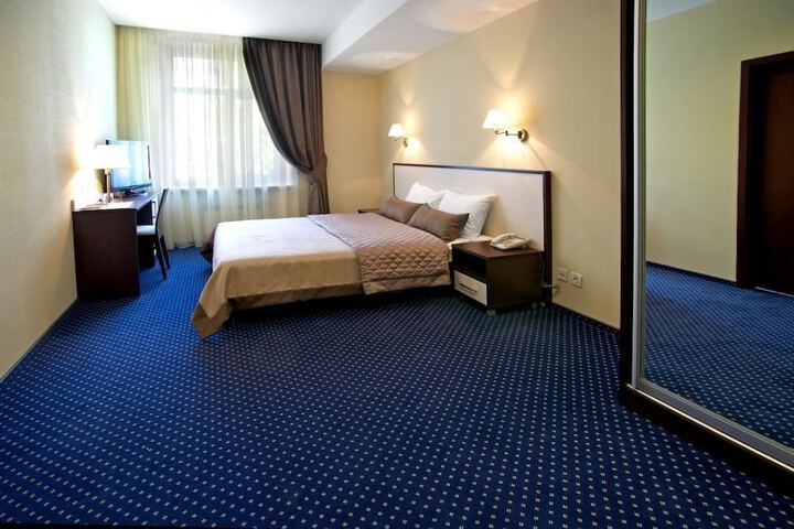 Room 4 of 55