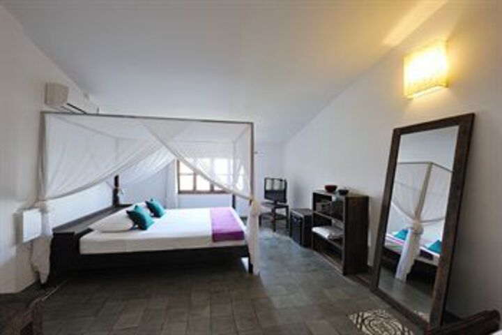 Room 15 of 24