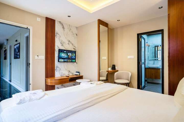 Room 8 of 24