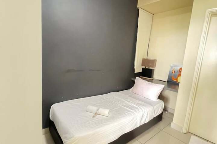 Room 8 of 72