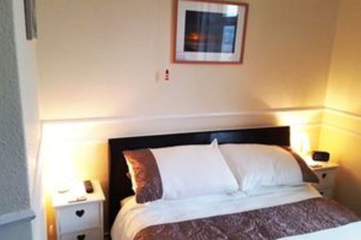 Room 16 of 23