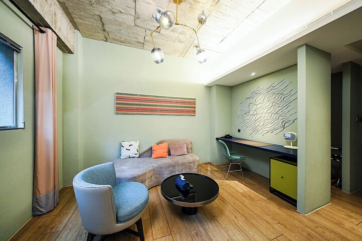 Room 47 of 141