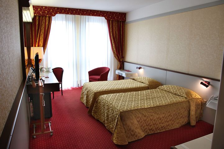 Room 20 of 130
