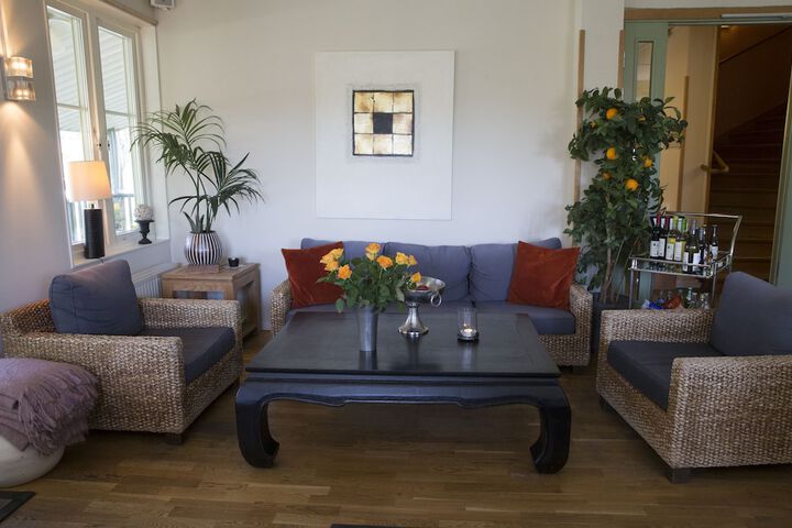 Guest Lobby