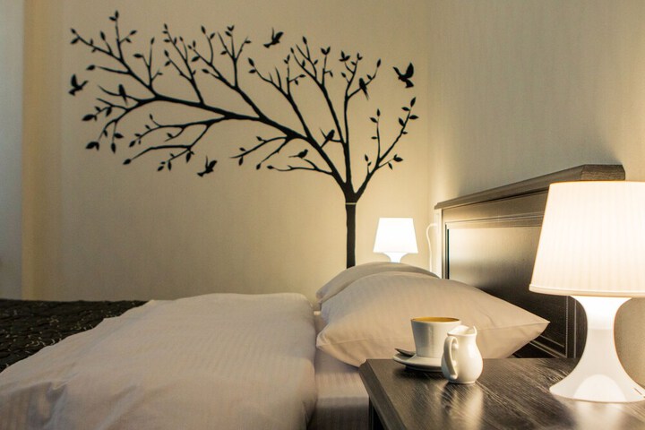 Room 6 of 67
