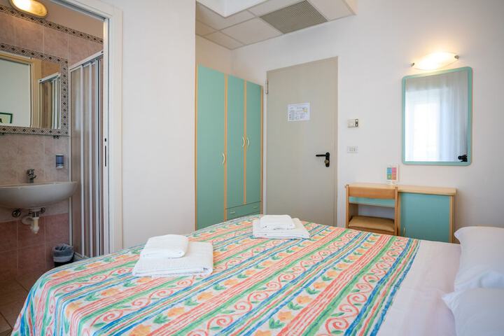 Room 25 of 56