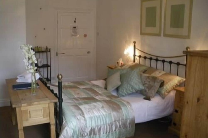 Room 4 of 14