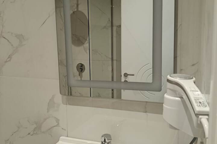 Room 12 of 13