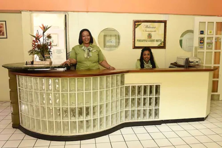 Check-in/check-out kiosk
