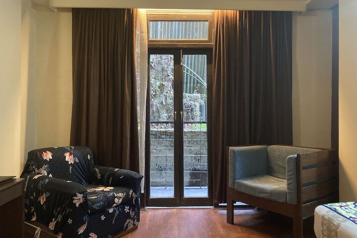 Room 27 of 61