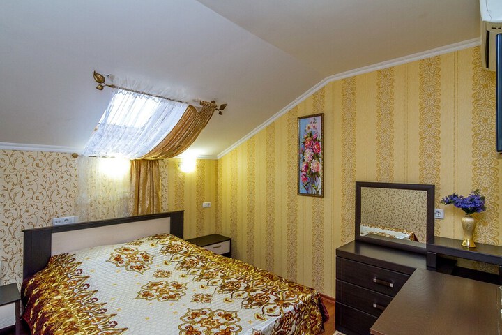 Room 12 of 67