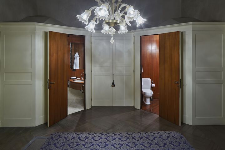 Room 11 of 60