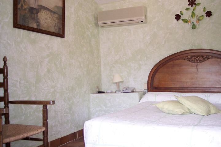 Room 3 of 50