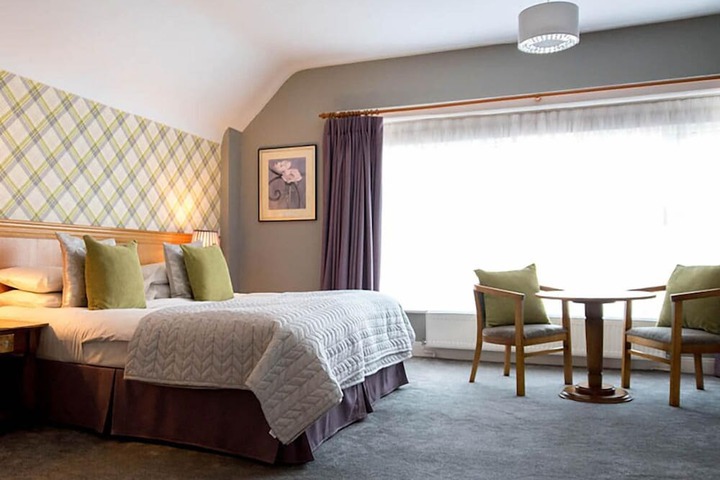 Room 2 of 32