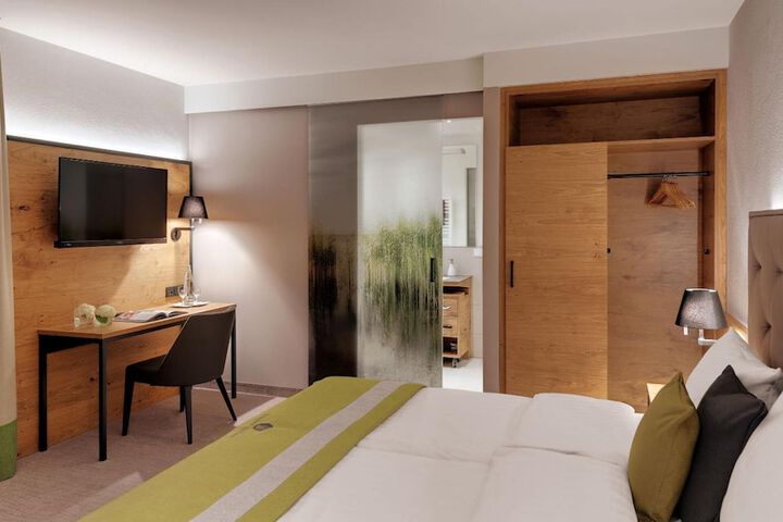 Room 9 of 23