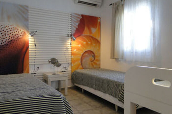 Room 13 of 39