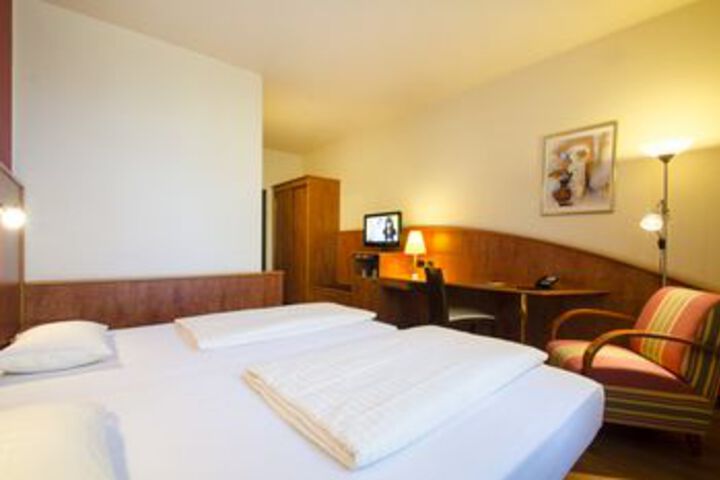 Room 49 of 84