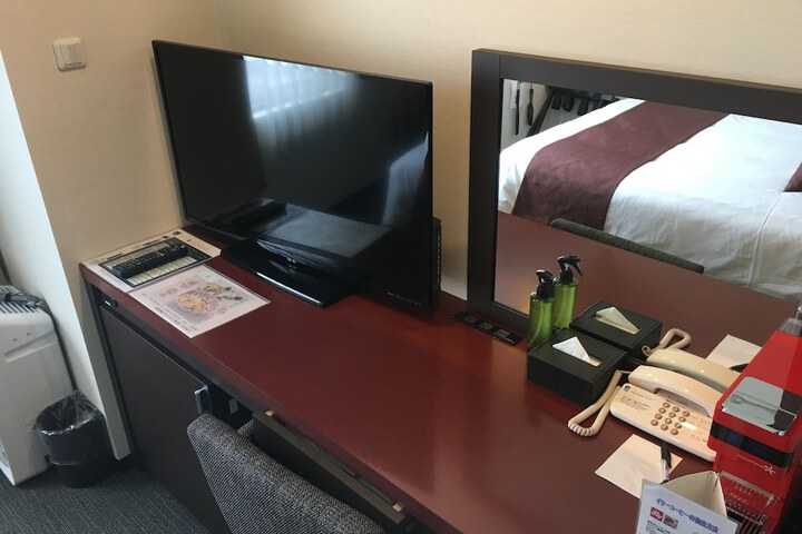 Room 6 of 52