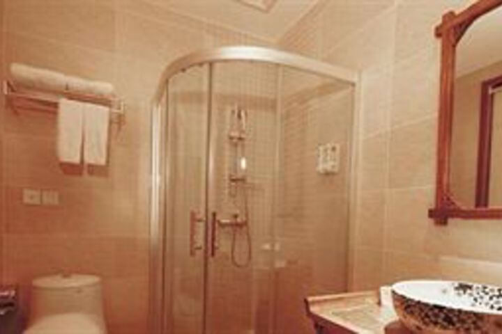 Room 2 of 18