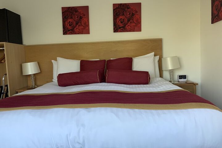 Room 16 of 80