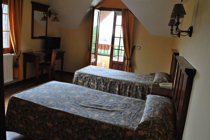 Room 4 of 52