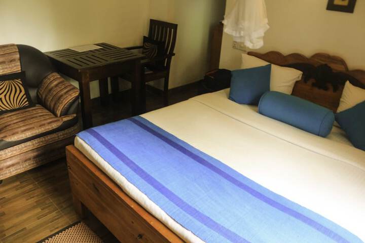 Room 4 of 13