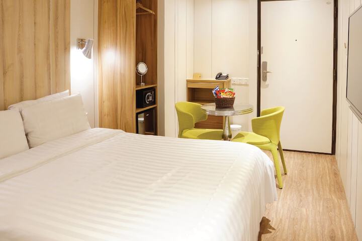 Room 21 of 47