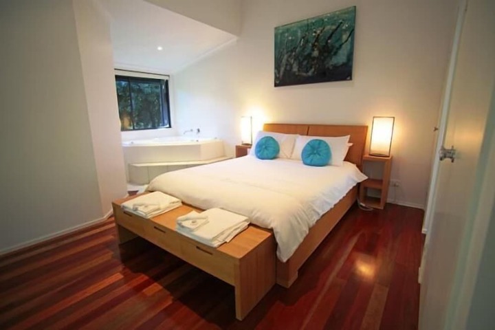 Room 2 of 36