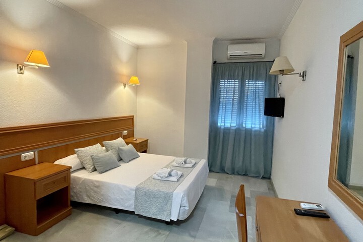 Room 2 of 7