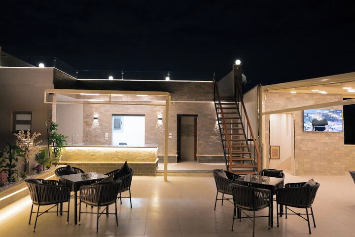 Lounge 59 of 77