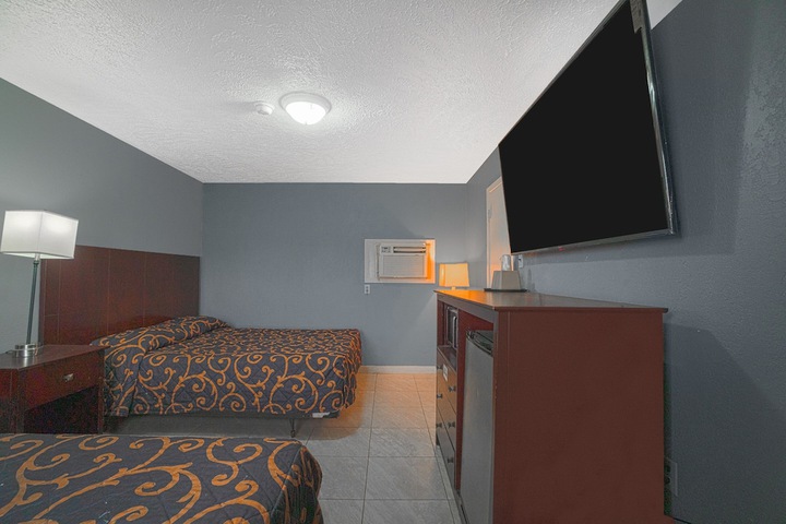 Room 10 of 50