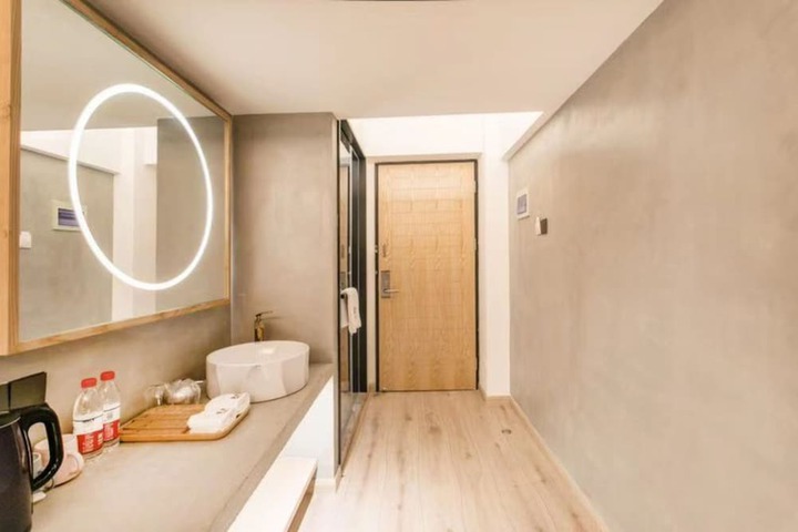 Room 49 of 63