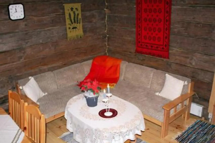 Room 4 of 14