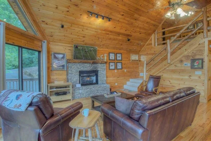Room 5 of 17