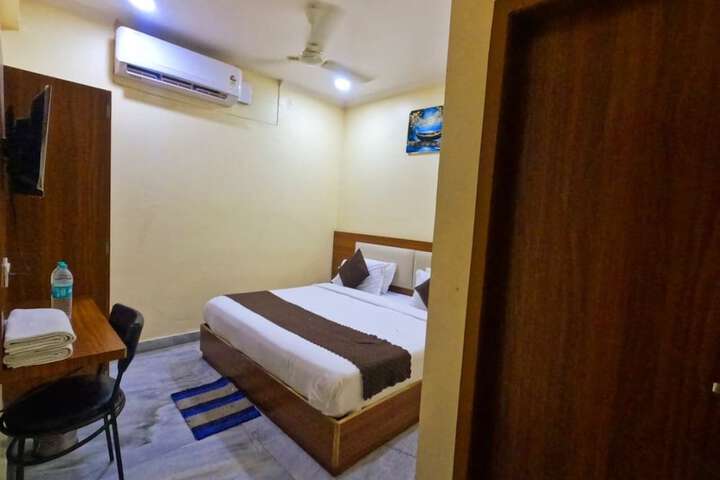 Room 6 of 48
