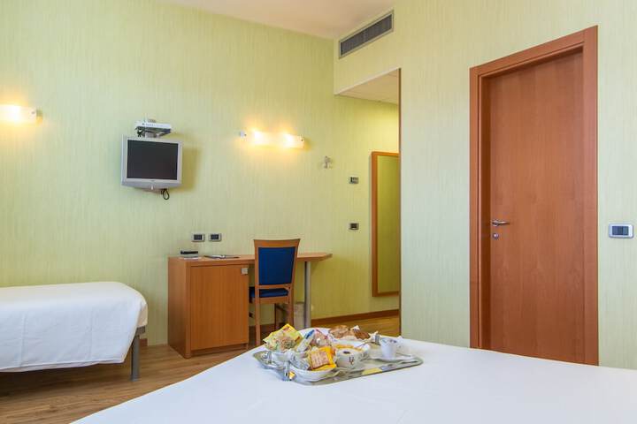 Room 11 of 41