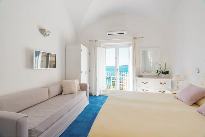 Room 14 of 62