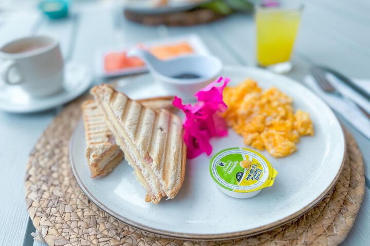 Breakfast/Coffee Service 102 of 116