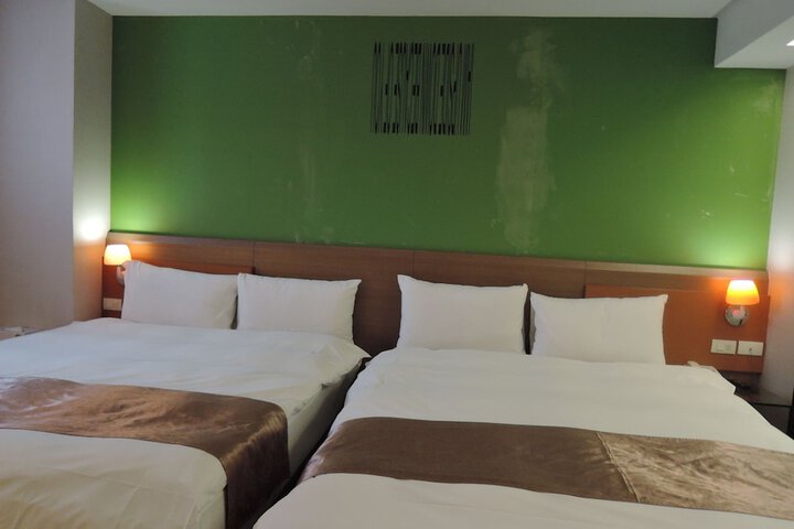Room 12 of 46