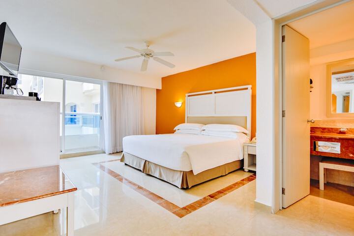 Room 4 of 69