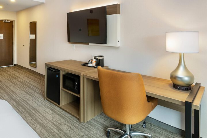 Room 6 of 29