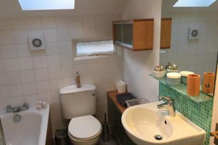 Room 3 of 25