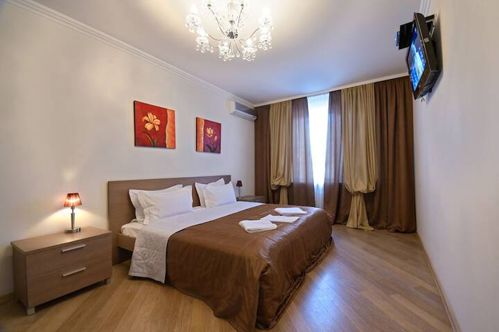 Room 8 of 214