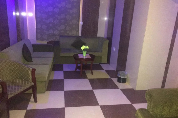 Room 11 of 23