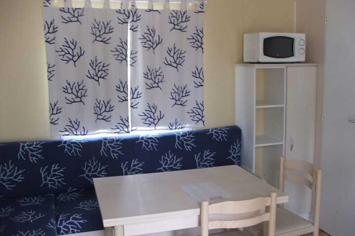 Room 27 of 68