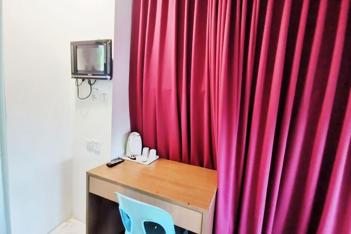 Room 11 of 19