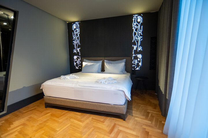 Room 49 of 163